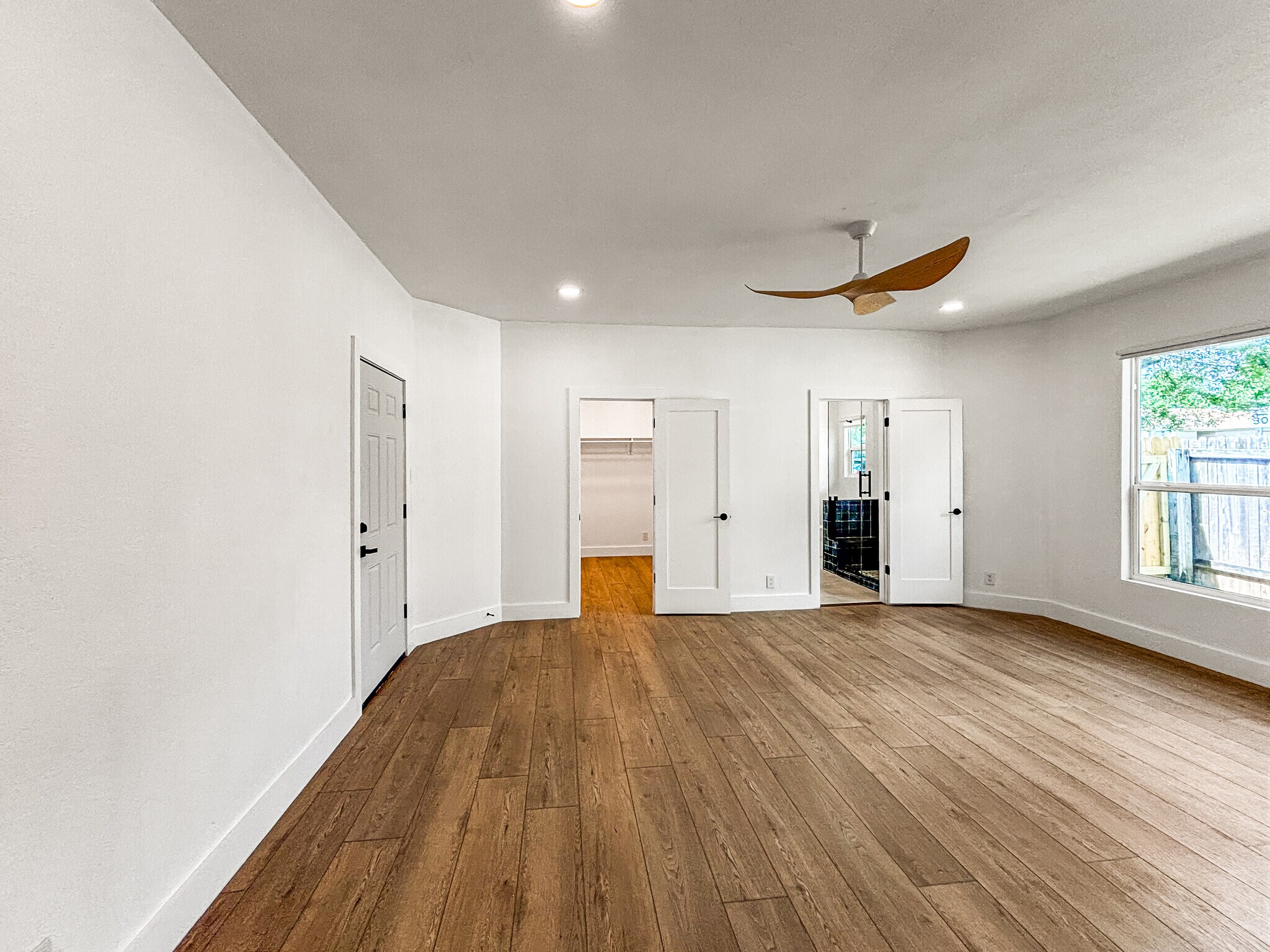 Building Photo - 16364 Edgemere Dr