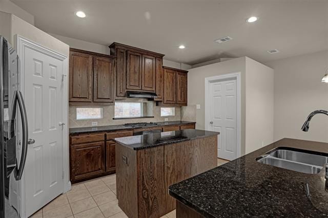 Building Photo - 1702 Tulare Dr