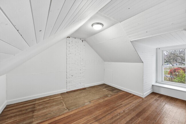 Building Photo - 557 E Weisheimer Rd