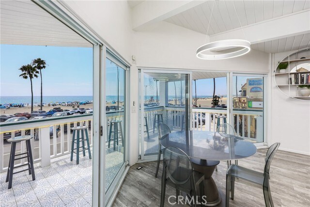 Building Photo - 2214 W Oceanfront
