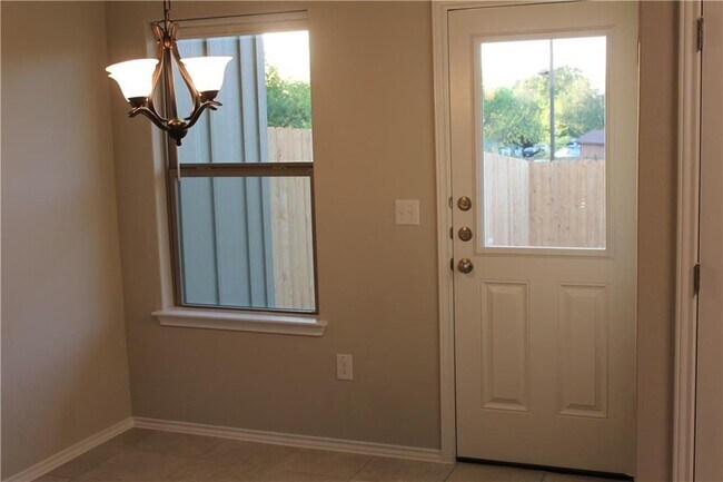 Building Photo - 1220 Garland Rd