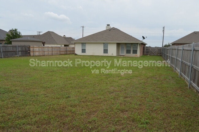 Building Photo - 6905 N River Crossing