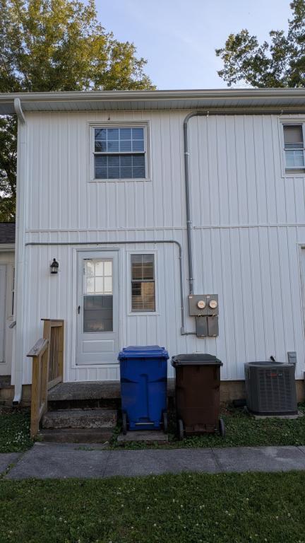 Building Photo - 121 Nesper Rd