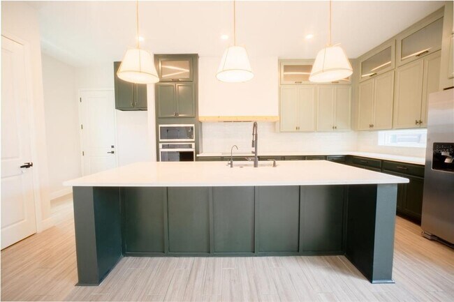 Building Photo - 6509 Rover Wy