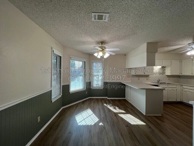 Building Photo - 7808 Mallard Ln