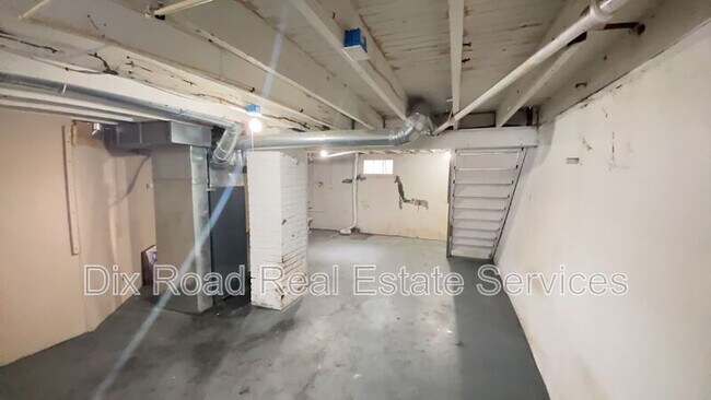 Building Photo - 717 N D St