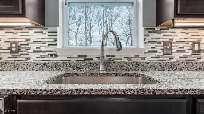 Building Photo - 6965 Chandlersville Rd