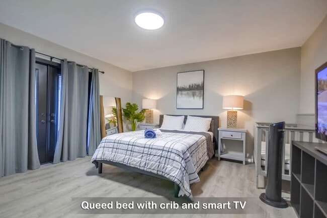 Building Photo - 5551 Churchward St