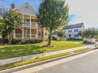 Building Photo - Location and comfort