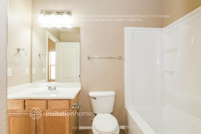 Building Photo - 423 W Corriente Ct