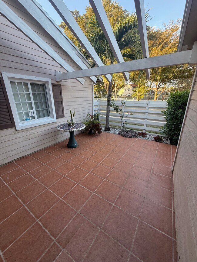 Building Photo - 14912 SW 143rd Ct