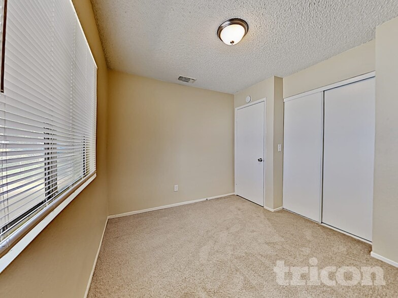 Building Photo - 5294 Acacia Way