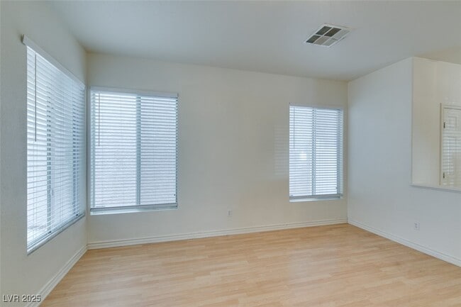 Building Photo - 10385 Morning Sorrow St