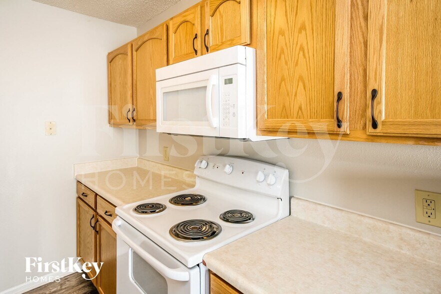 Building Photo - 12211 Lindley Dr