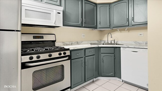 Building Photo - 201 S Gregory St