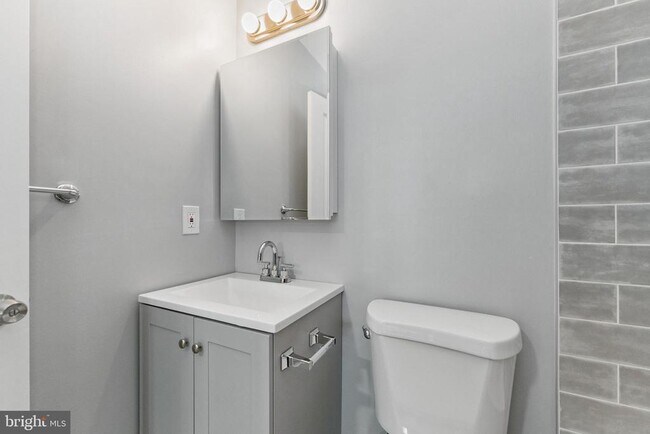 Building Photo - 2021 E St NE