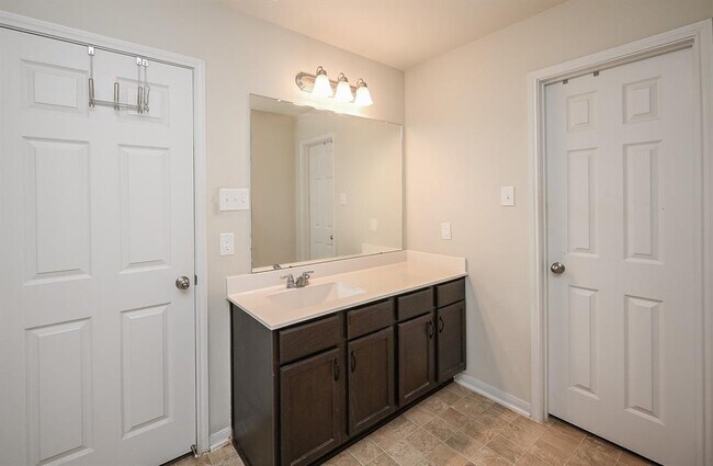 Building Photo - 15111 Longleaf Frst Dr