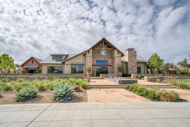 Building Photo - Gorgeous 4/2 Crown Home In Riverstone Community