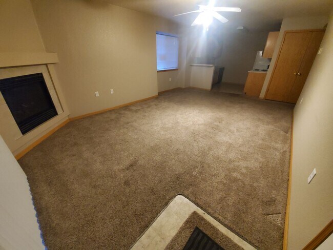 Building Photo - Cozy 2 Bed 2 Bath Condo