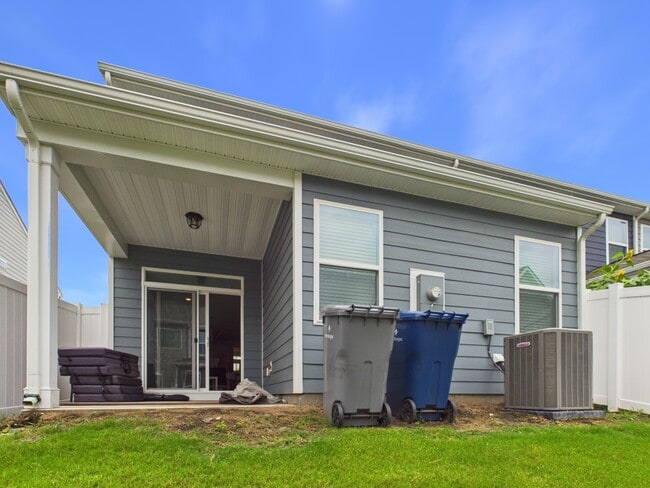 Building Photo - 3944 Fadden St