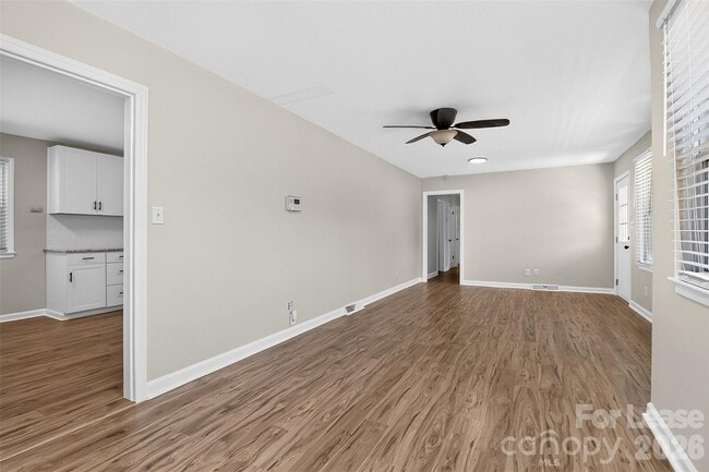 Building Photo - 6901 Ridge Ln Rd