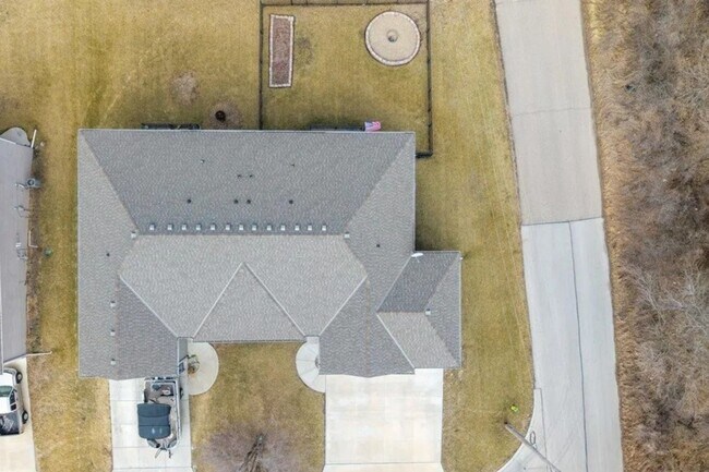 Building Photo - Waterfront Home in Buccaneer Bay with 3-Car Garage & Walkout Basement