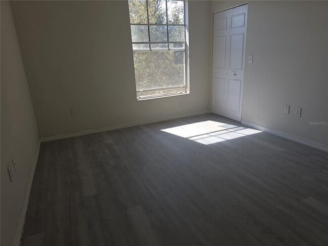 Building Photo - 5566 Metrowest Blvd