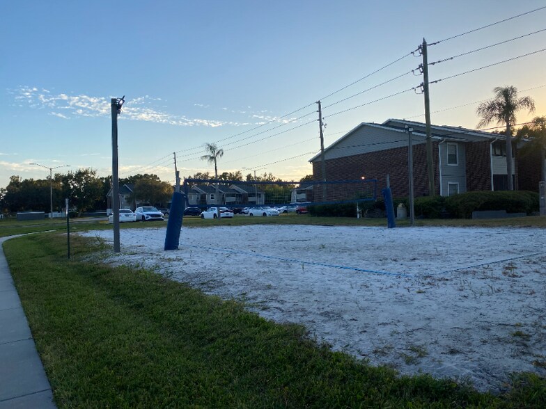 Building Photo - 1400 Gandy Blvd N