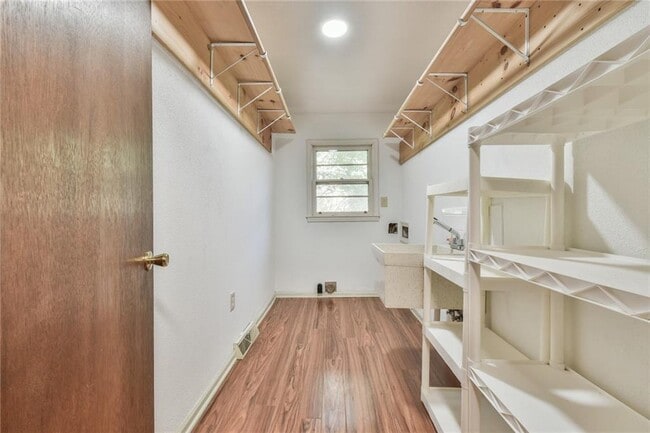 Building Photo - 935 Powderbag Creek Rd