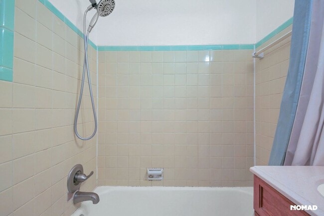 Building Photo - Charming 2BR Condo in Denver