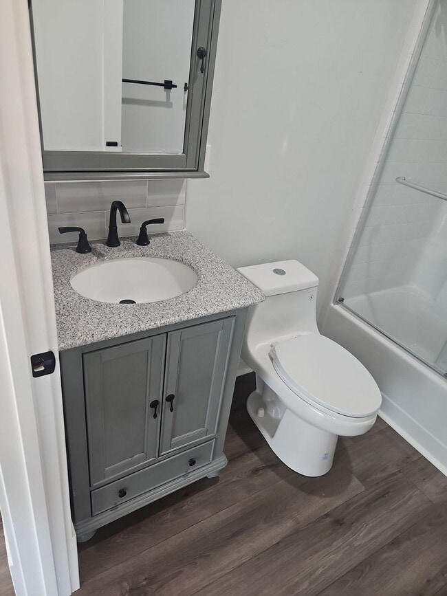 Building Photo - Custom 4 bedroom 3 bath in Hidden Valley Lake