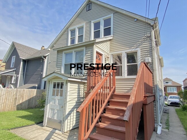 Building Photo - Spacious 2BD Apartment With Den