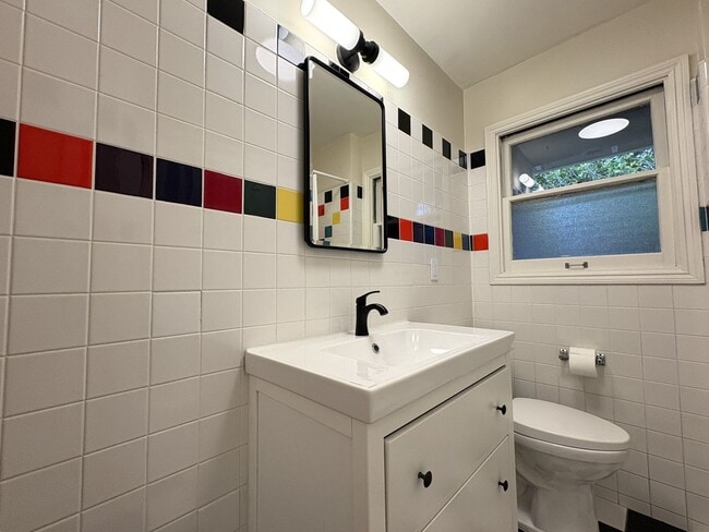 Building Photo - Charming 4-Bedroom Palo Alto Home with ADU...