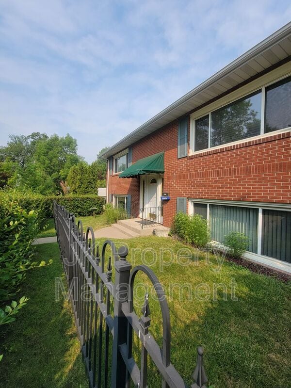 Building Photo - 1305 2nd Ave N