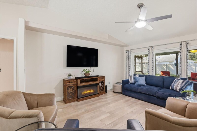 Building Photo - 6211 65th Pl E