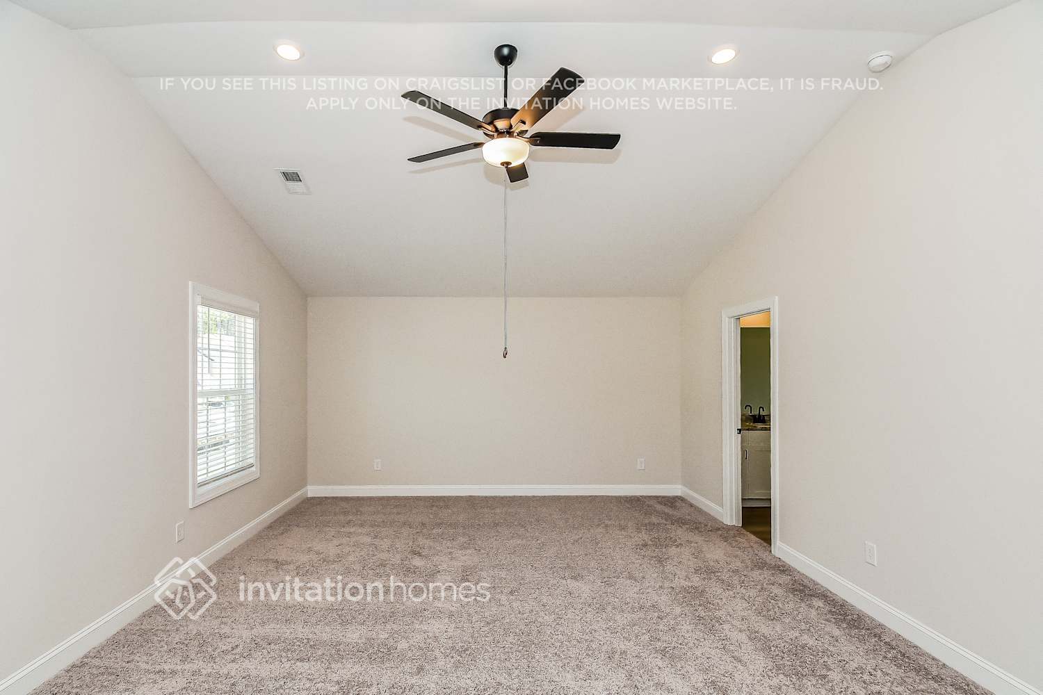 Building Photo - 400 Azalea Gaze Dr