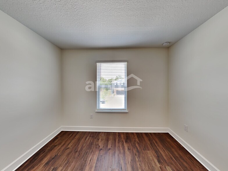 Building Photo - 2114 Saffron Walden Dr