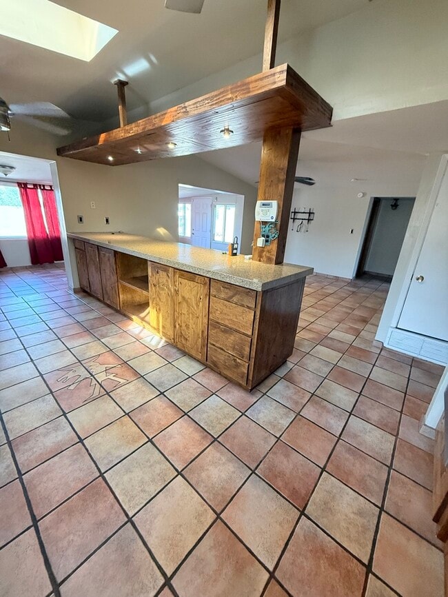 Building Photo - House For Rent