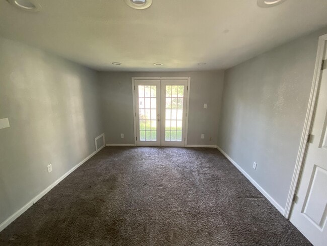 Building Photo - 504 S All Hallows St