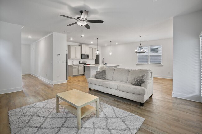 Building Photo - 3411 Adler Trl