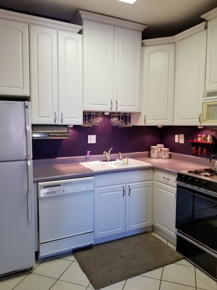 Kitchen - 1916 S 10th St