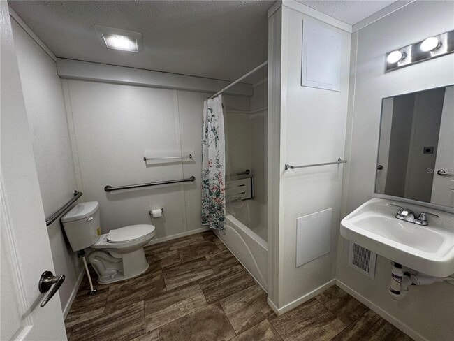 Building Photo - 9990 SE 166 St