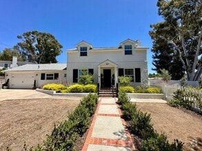 Building Photo - Bright & Modern Two-Story Home with Stunni...
