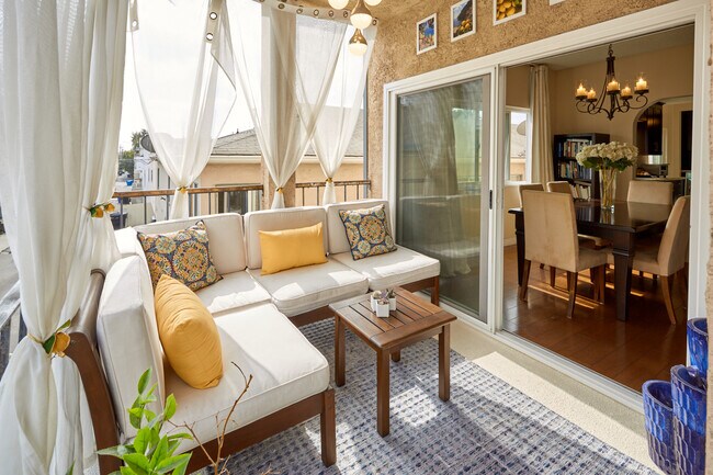 Building Photo - 817 10th St