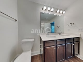 Building Photo - 309 W Cartess