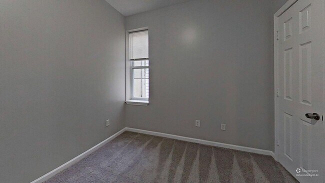 Building Photo - 6032 Walnut St