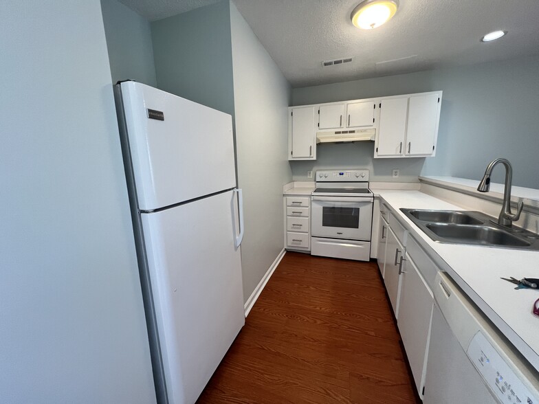 Building Photo - 1731 41st St