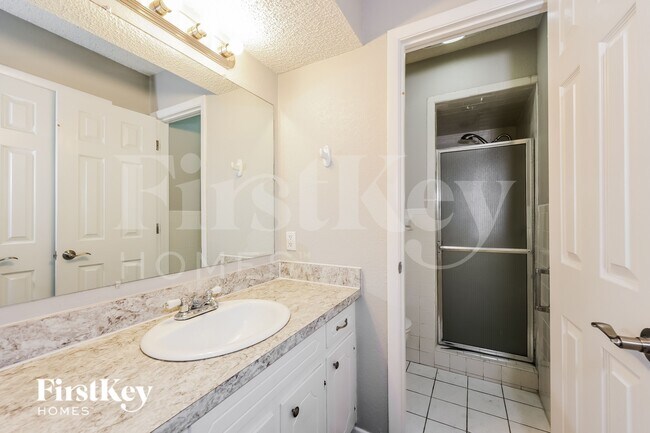 Building Photo - 813 Rose St