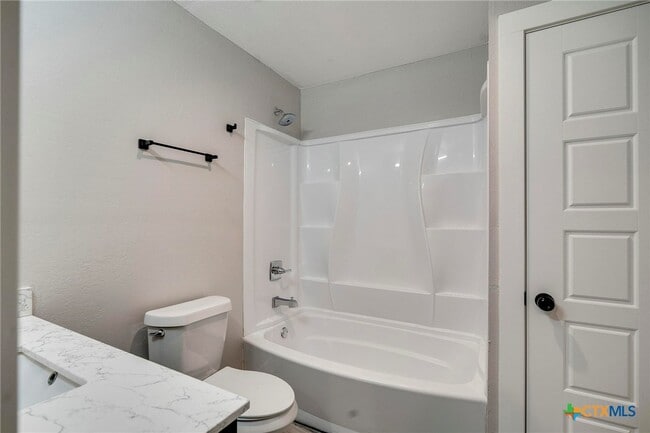 Building Photo - 349 Will Rogers Dr