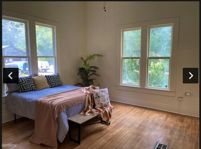 Building Photo - 4 br, 2 bath House - 122 Montague Street
